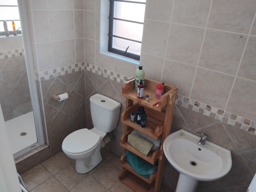 4 Bedroom Property for Sale in Wavecrest Eastern Cape